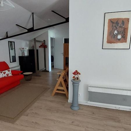 Gite Amanala Poitou Saint-Genest-d'Ambiere Екстериор снимка